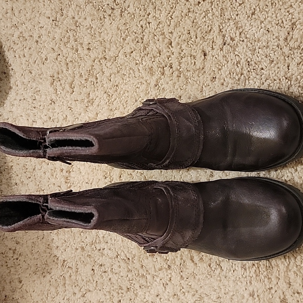 Clarks Womens Leather Ankle Boots. Plum Color..NWOB - Picture 2 of 6